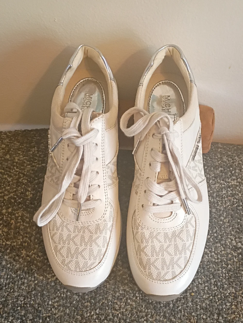 MICHAEL Michael Kors Cream/White Signature Logo Lace-Up Sneakers 7